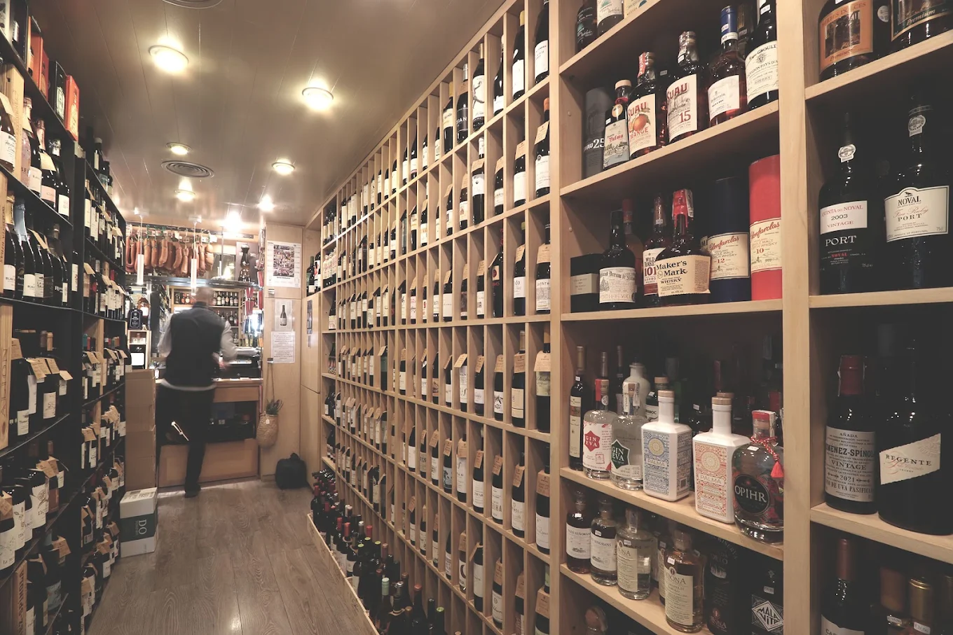 TIENDA DE VINOS WHITE SA ROTETA