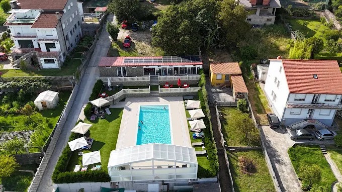 APARTAMENTOS LA TOJA 