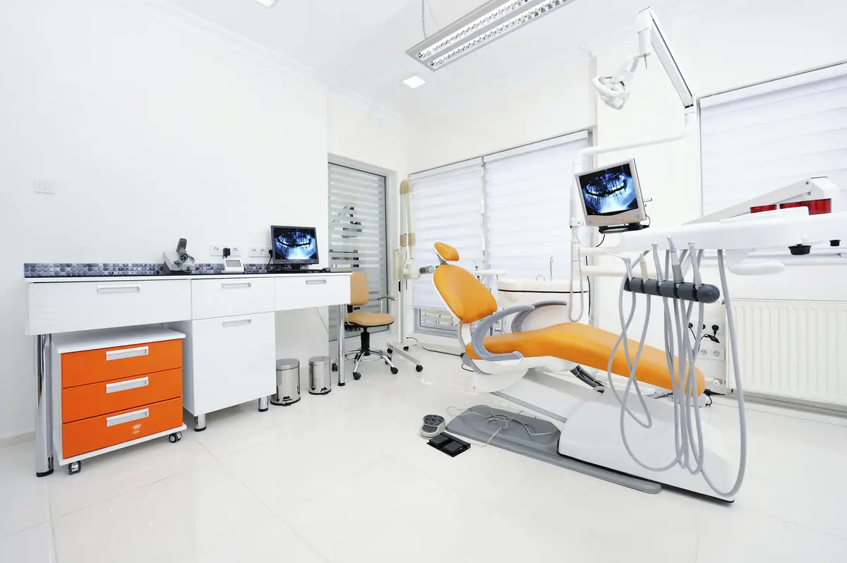 CLINICA ESPECIALIDADES DENTALES 