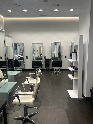 PELUQUERIA Y ESTETICA ILEA