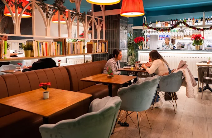La Tradicional Panaderia Cafeteria 