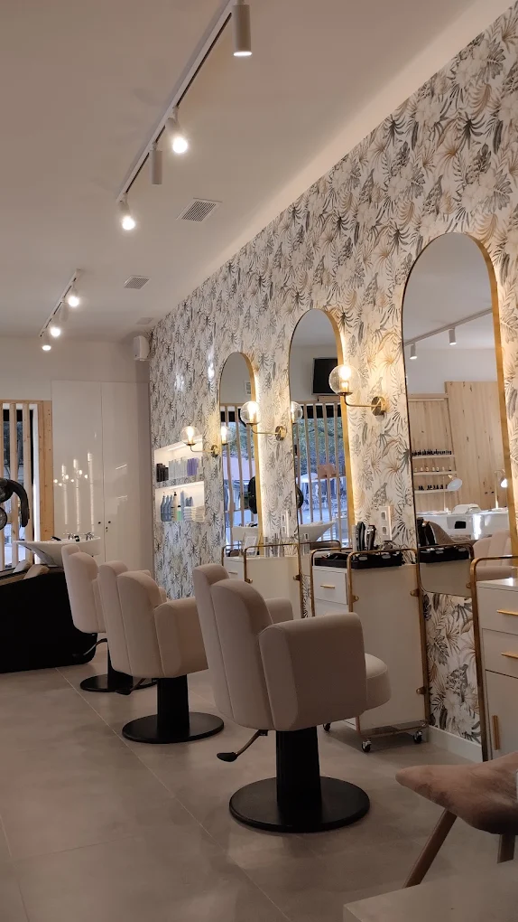 LEONELA PERDOMO BEAUTY Y HAIR SALON 