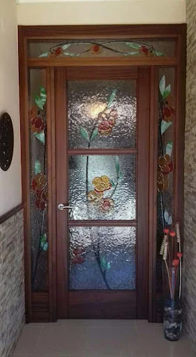 GALLEGA DE ESCALERAS Y PUERTAS 